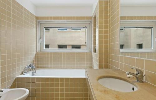 Beautiful 2 Bedroom Apartment in Bairro Alto