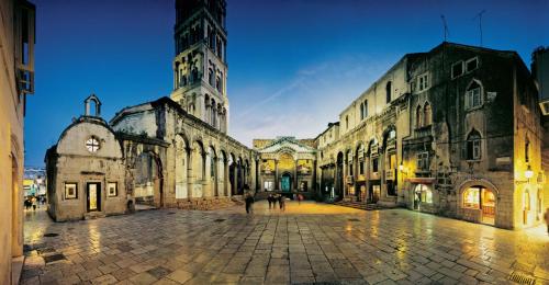 Promenade apartment