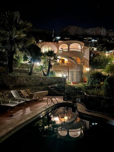 Villa with private swimming pool