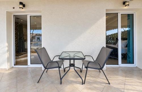 Iconic Acropolis View Loft - Up to 2 Guests by ΜΡS