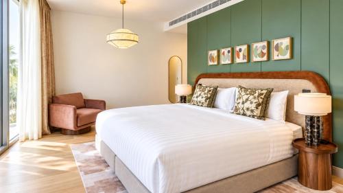 NEW Luxury 1-bedroom Duplex with Furnished Patio