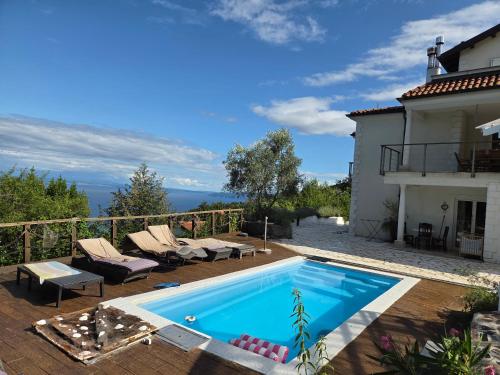 Apartment mit zwei Schlafzimmer mit Meerblick,Pool und Jacuzzi