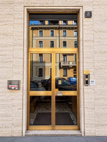 Elizabeth Pentahouse, Charmy Apartment in Milan
