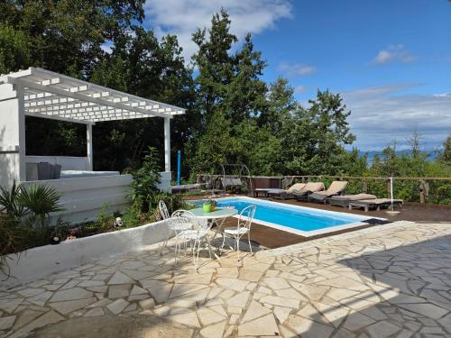 Ferienwohnung mit Meerblick Pool und Jacuzzi Istrien