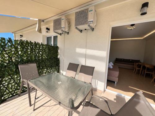 Iconic Acropolis View Loft - Up to 4 Guests by ΜΡS
