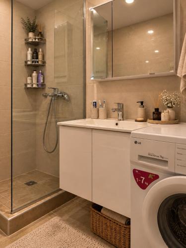 Spacious Double room in the Center of Athens