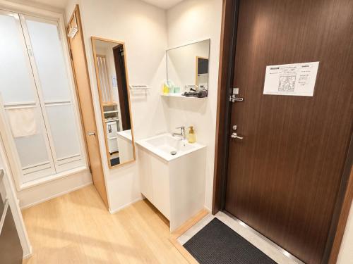 QC402, Newly Built in 2026, Tokyo Shitamachi Tatami Experience, Two Single Japanese Futons, Private Kitchen, Washing Machine and Shower Room, Bus Stop 2 Minutes, Senso-ji 9 Minutes