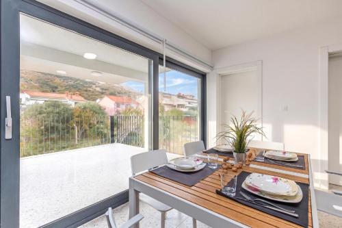 Sapore Di Mare Apartments with Shared Pool