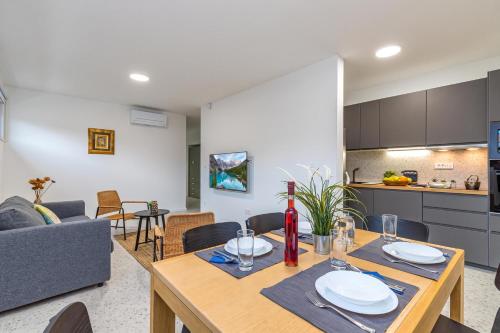 Pool Apartment Sapore Di Mare 4 - Happy Rentals
