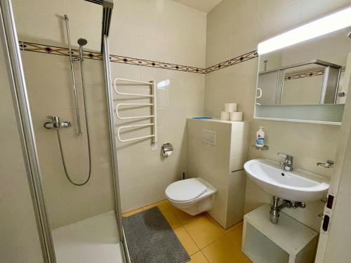 Apartment with balcony-6 minutes from the railway