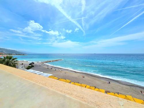 Maison Mirella - Fronte spiaggia, vista mare e aria condizionata