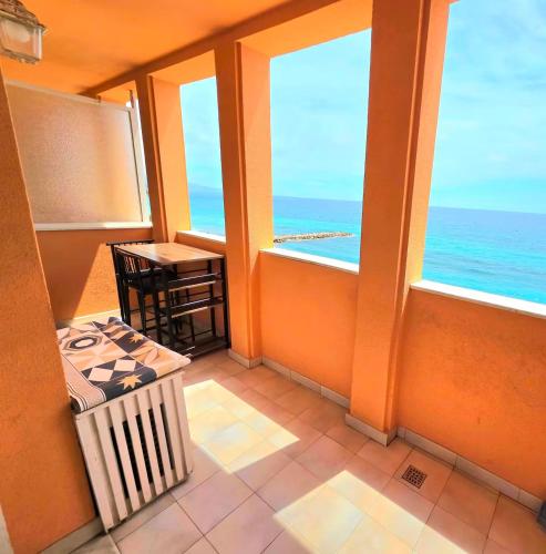 Maison Mirella - Fronte spiaggia, vista mare e aria condizionata