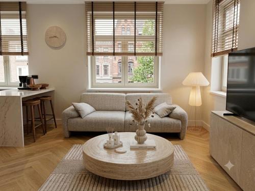 2BR, luxury, first district