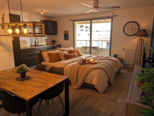 Centre ville, Parking, transport en commun au pied de l'immeuble