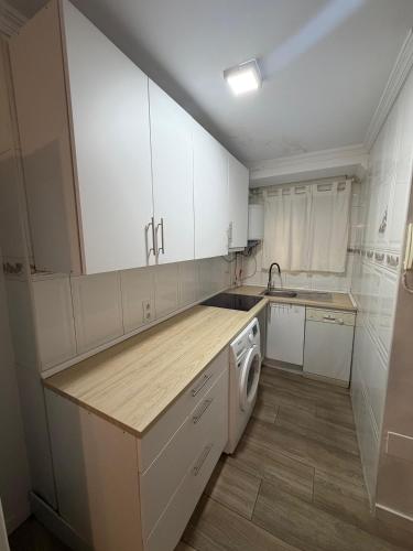 MalagaOnBeach 3 - Huelin - a 5 min de la playa y del centro - Two bedrooms - up to 4 people