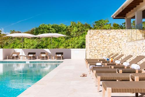 Bazén v ubytování Sailrock South Caicos - Oceanview Villas & Suites nebo v jeho okolí