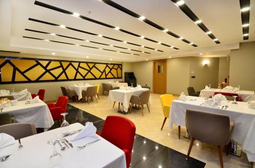 Restaurace v ubytování Ramada Encore by Wyndham Gebze