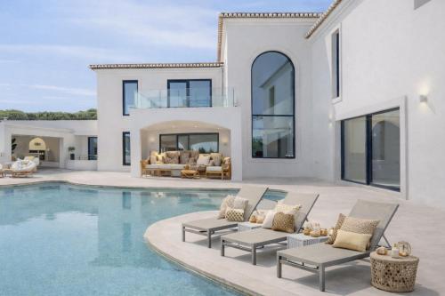 Villa Luz Bliss Smart Home with Sea View Pool Sauna and Cinema