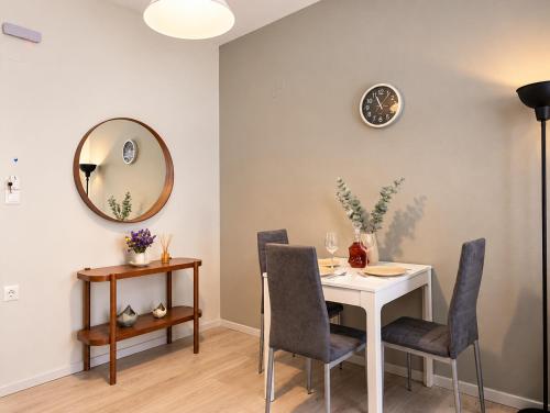 Porto Plaza City Center Apartment AC/Wifi