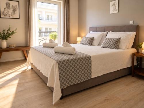 Porto Plaza City Center Apartment AC/Wifi