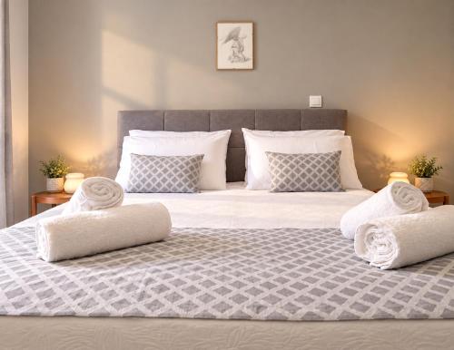 Porto Plaza City Center Apartment AC/Wifi