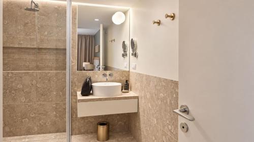 NEW Luxury 2BR Townhouse for 6 with Sun Deck