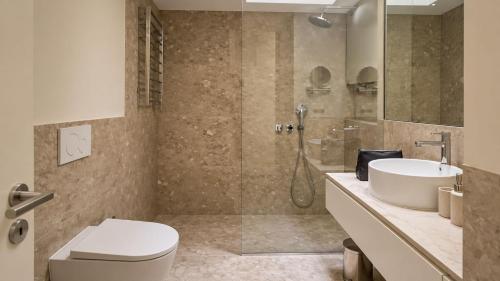 NEW Luxury 2BR Townhouse for 4 with Sun Deck