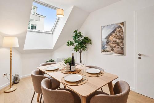 Bright Designer Loft near Kahlenberg
