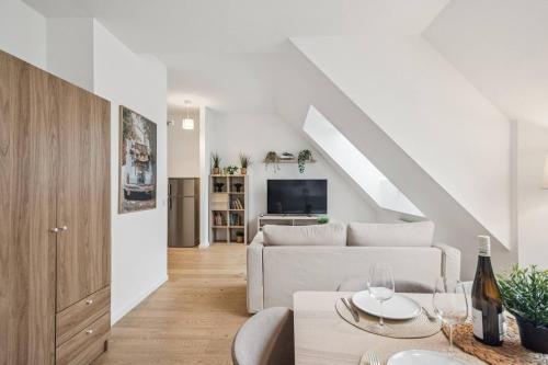 Bright Designer Loft near Kahlenberg