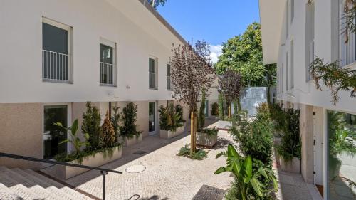 NEW Luxury 2BR Townhouse with City-View Sun Deck