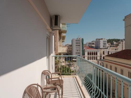M-98 Apartment in City Center by FortesStays