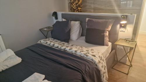 Gare Montparnasse 2 mins, 2 bed room ,Center of Saint Germain , wonderful place