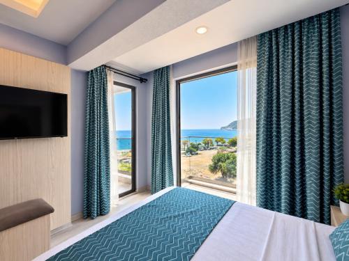 King Suite with Sea View