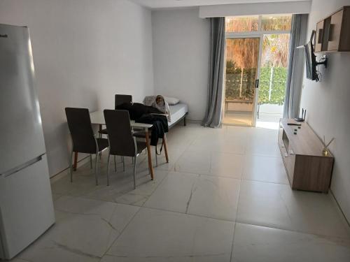 Marina palace 530