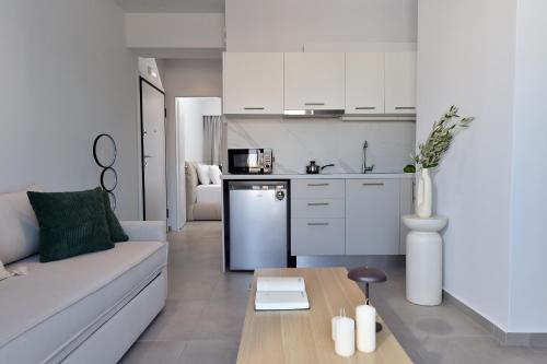 PJ Zeas Royal Junior Penthouse side sea view
