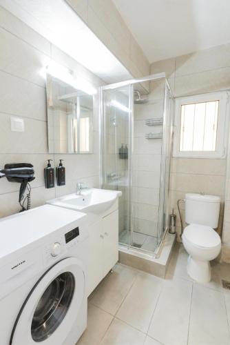 Emerald Oasis by Nexus, next to White Tower and TIF with Jacuzzi, 2 bedrooms