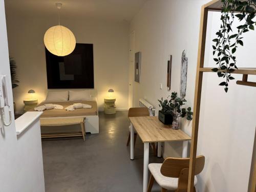 Minimal Boutique Studio in Kolonaki