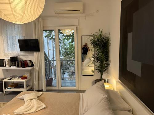 Minimal Boutique Studio in Kolonaki