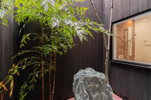 鶴Inn 鶴橋駅徒歩3分 難波 梅田 天王寺 関西空港 奈良へ直通 贅沢な和モダン一軒家 花間居