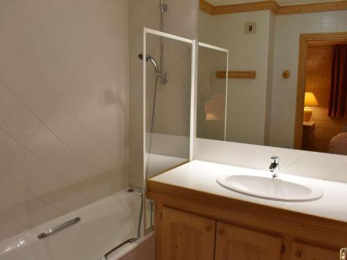 Appartement skis aux pieds, vue vallée - 4 pers.