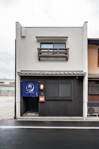 鶴Inn 難波 梅田 天王寺直通 バス2トイレ2 最大8名 鶴橋駅9分 花嵐居