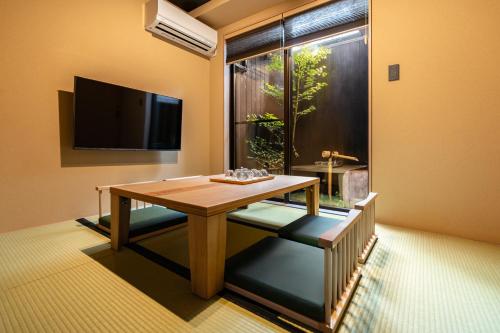 鶴Inn 難波 梅田 天王寺直通 バス2トイレ2 最大8名 鶴橋駅9分 花嵐居