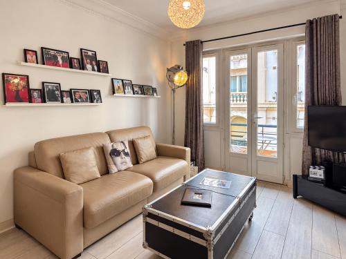 From Hollywood to Bollywood 2 Bedrooms 2 Bathrooms - 1 min from Croisette&Beach, 12 Min from the Palais