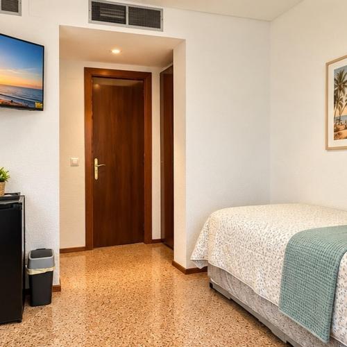 ROOM Nogalera by JZR