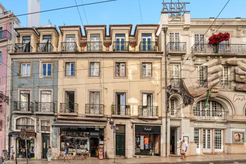 Historic 3BR Central Lisbon Sleeps 8