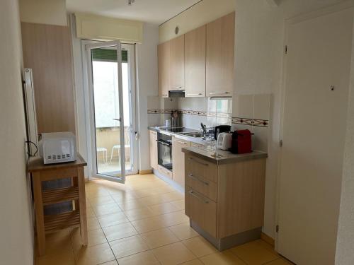 6 minutes walking from the Lausanne train station