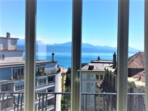 6 minutes walking from the Lausanne train station