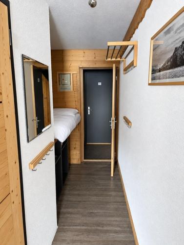 Val Thorens - Ski InOut - 4 Beds Flat V-473