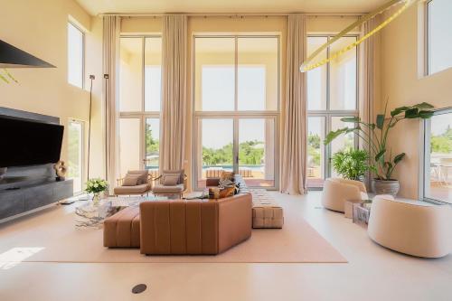Villa Medusa Paraiso Heated Pool Rooftop and Sea Views