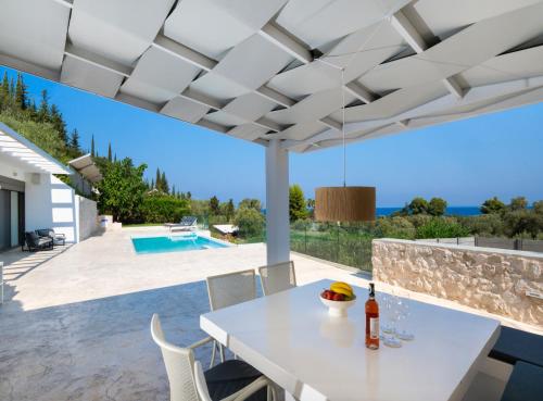 Villa Gaia - Divine private villa with pool, close to beach